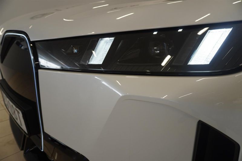 BMW iX bild 4