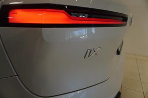 BMW iX bild 12