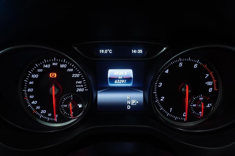 Mercedes CLA180 bild 10