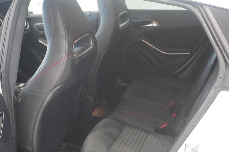 Mercedes CLA180 bild 8