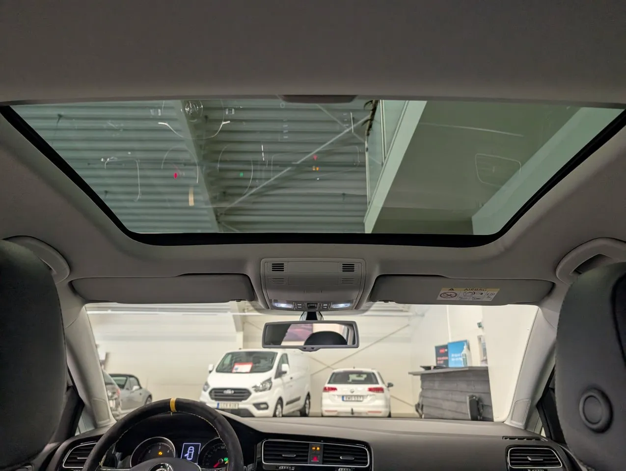 Vehicle image 19