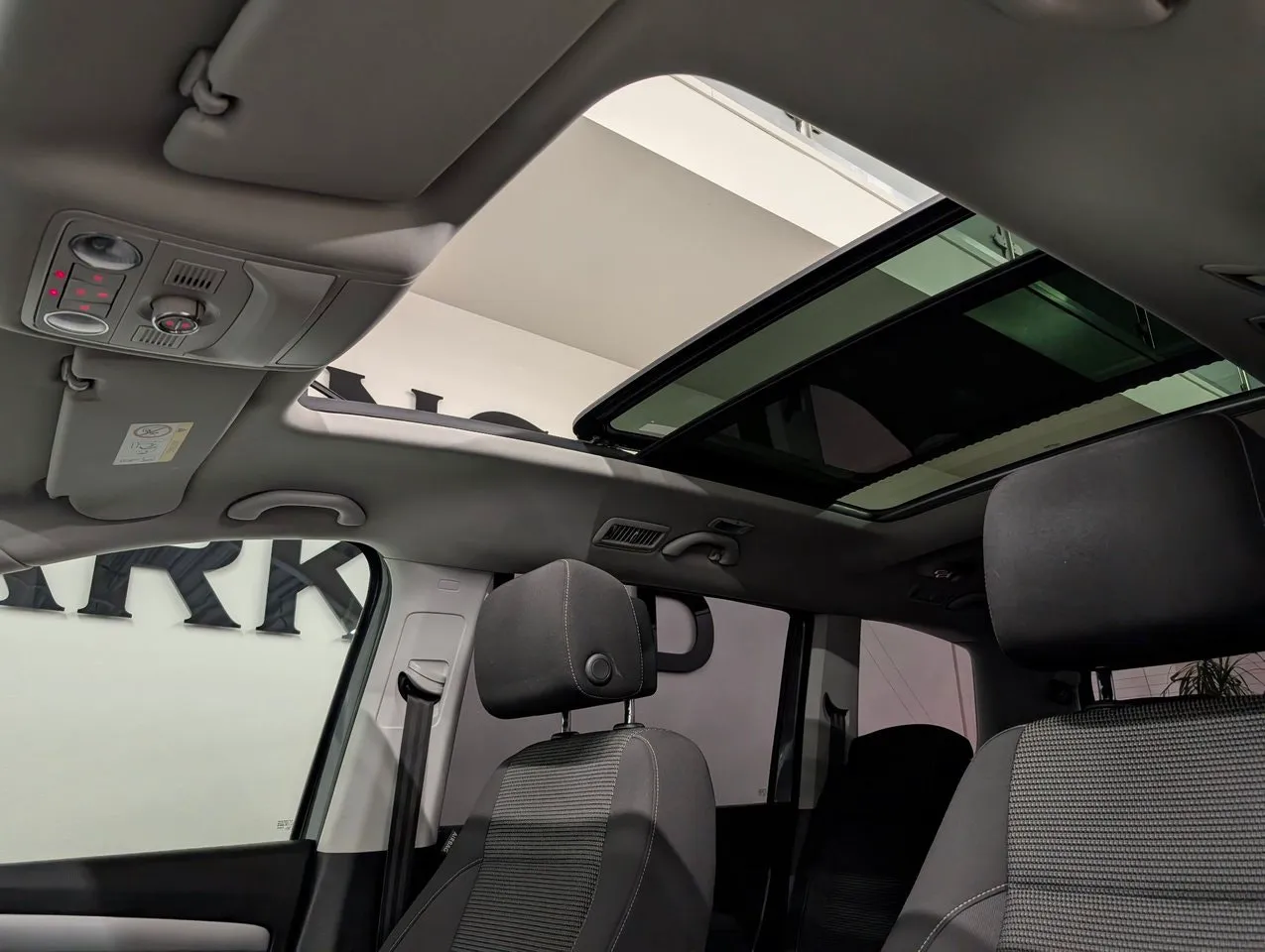 Vehicle image 14