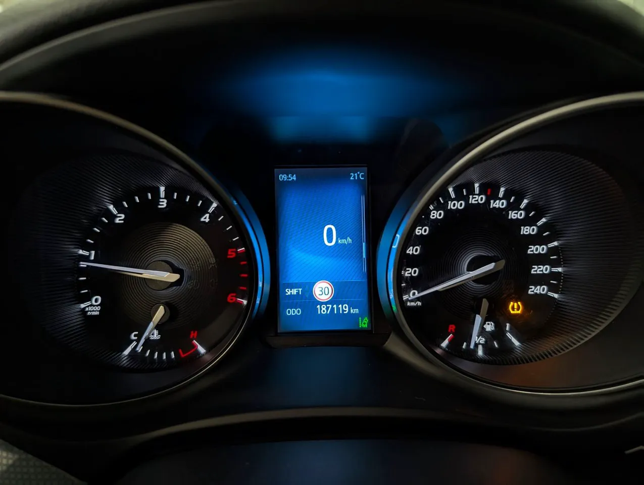 Vehicle image 10