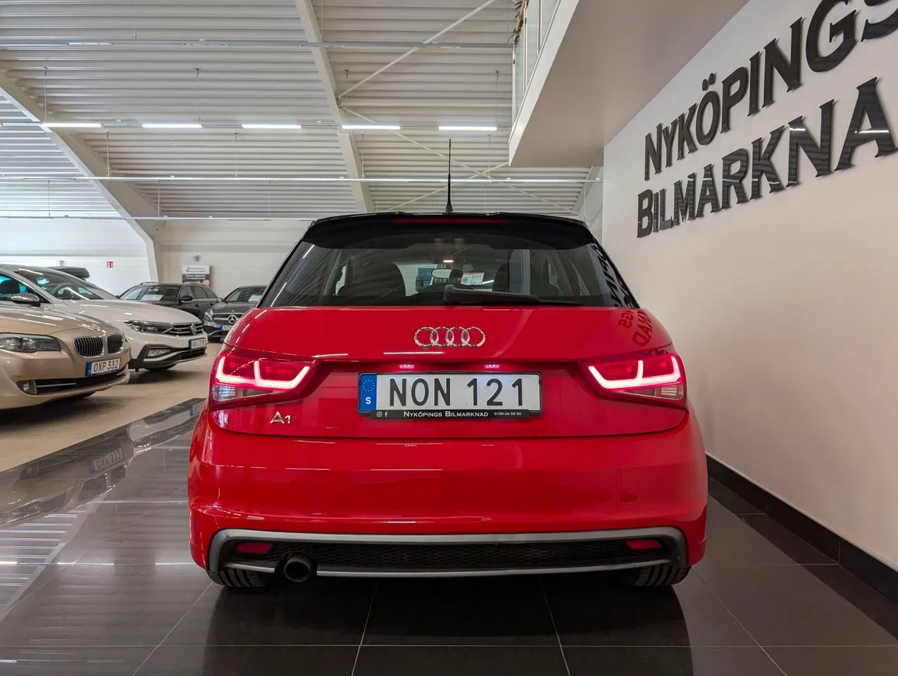 Vehicle image 4