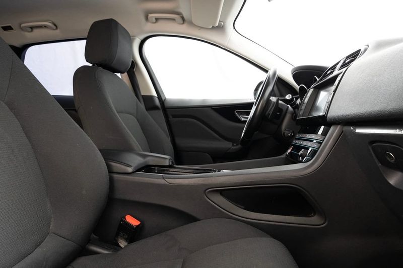 Jaguar F-Pace bild 15