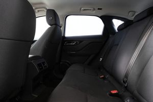 Jaguar F-Pace bild 18