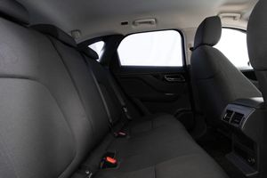 Jaguar F-Pace bild 16