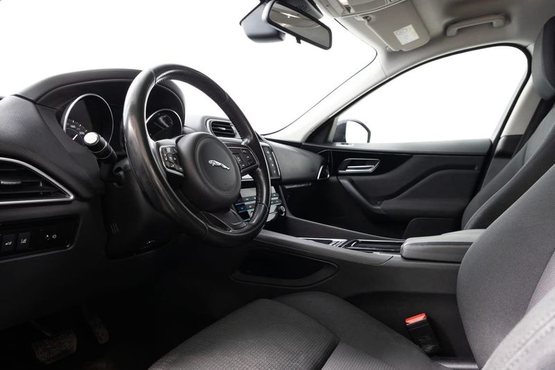 Jaguar F-Pace bild 17