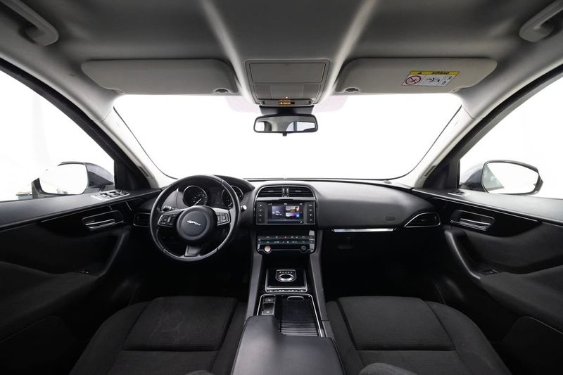 Jaguar F-Pace bild 14