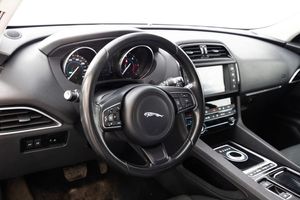 Jaguar F-Pace bild 19