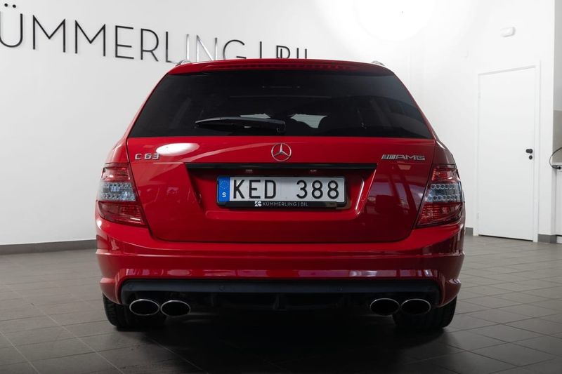 Mercedes C63 AMG bild 8