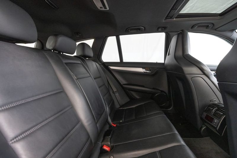 Mercedes C63 AMG bild 12
