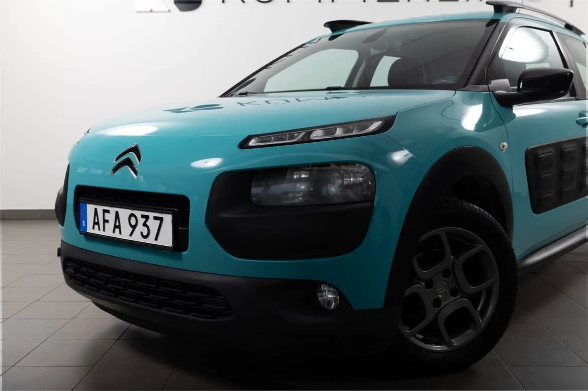 Vehicle image 9