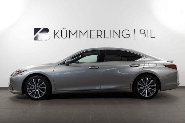 Lexus ES 300h 2.5 E-CVT 218hk Glastak/Elstolar/Navi/Läder - 2021