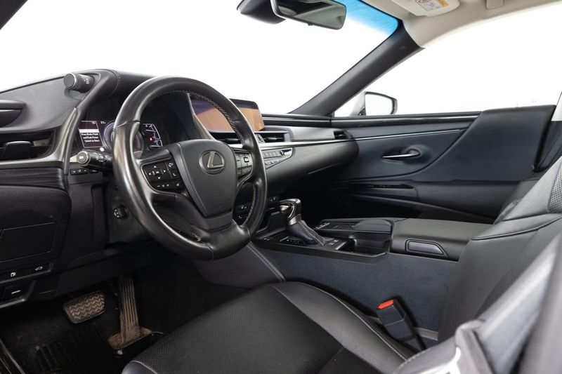 Lexus ES bild 16