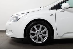 Toyota Avensis bild 4