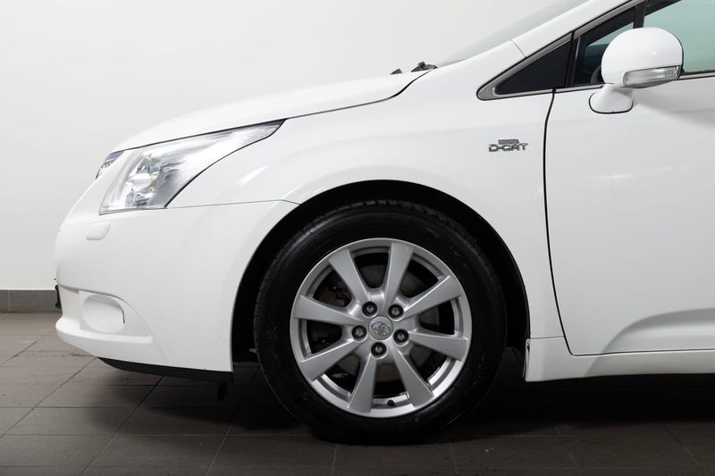 Toyota Avensis bild 4