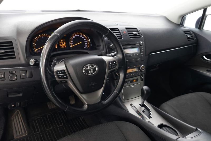 Toyota Avensis bild 18