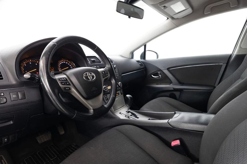 Toyota Avensis bild 16