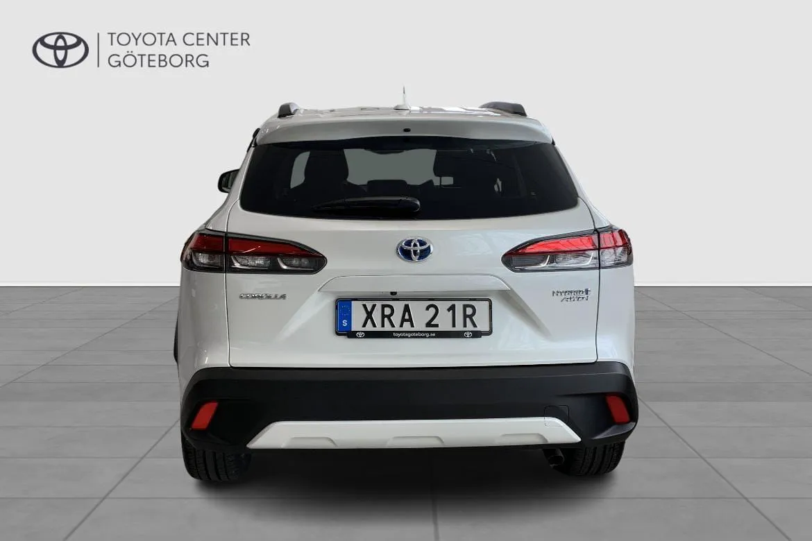 Vehicle image 5