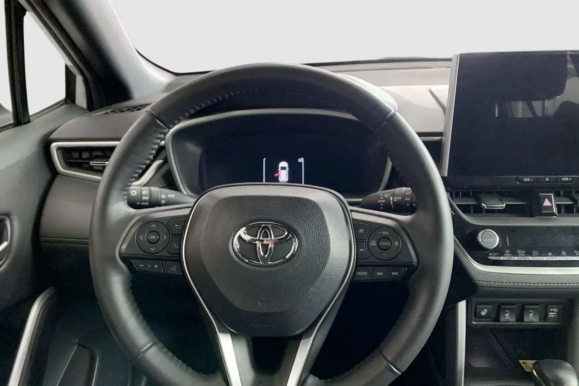 Vehicle image 10