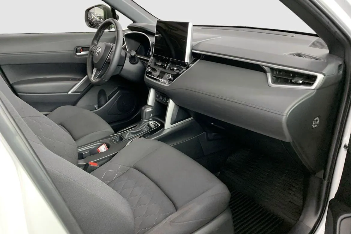 Vehicle image 7