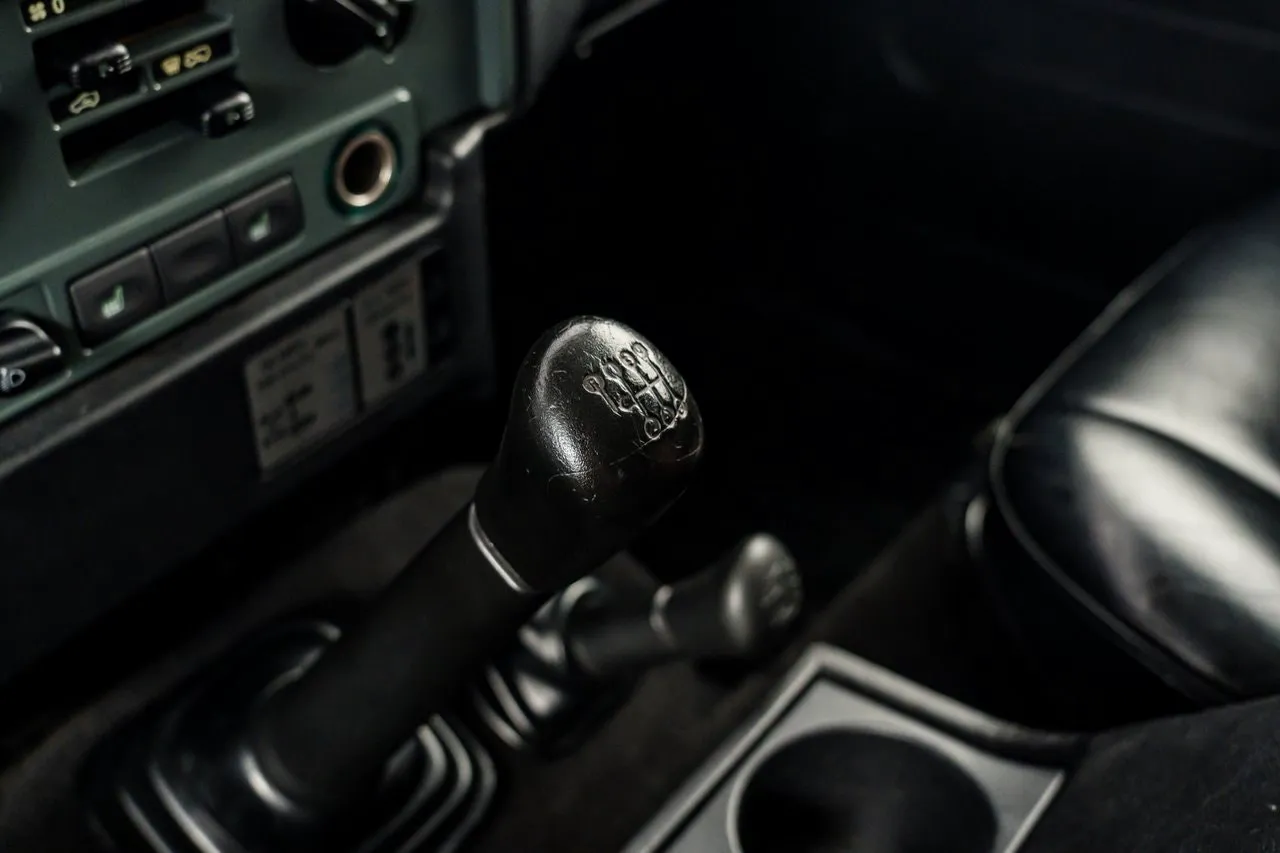 Vehicle image 18
