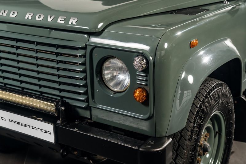 Land Rover Defender bild 9