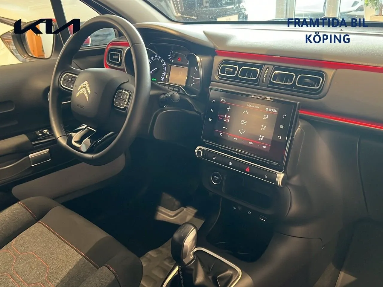 Vehicle image 15
