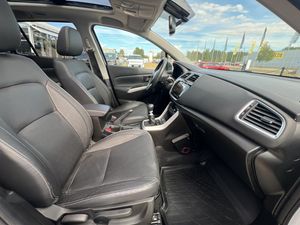 Suzuki S-CROSS bild 16