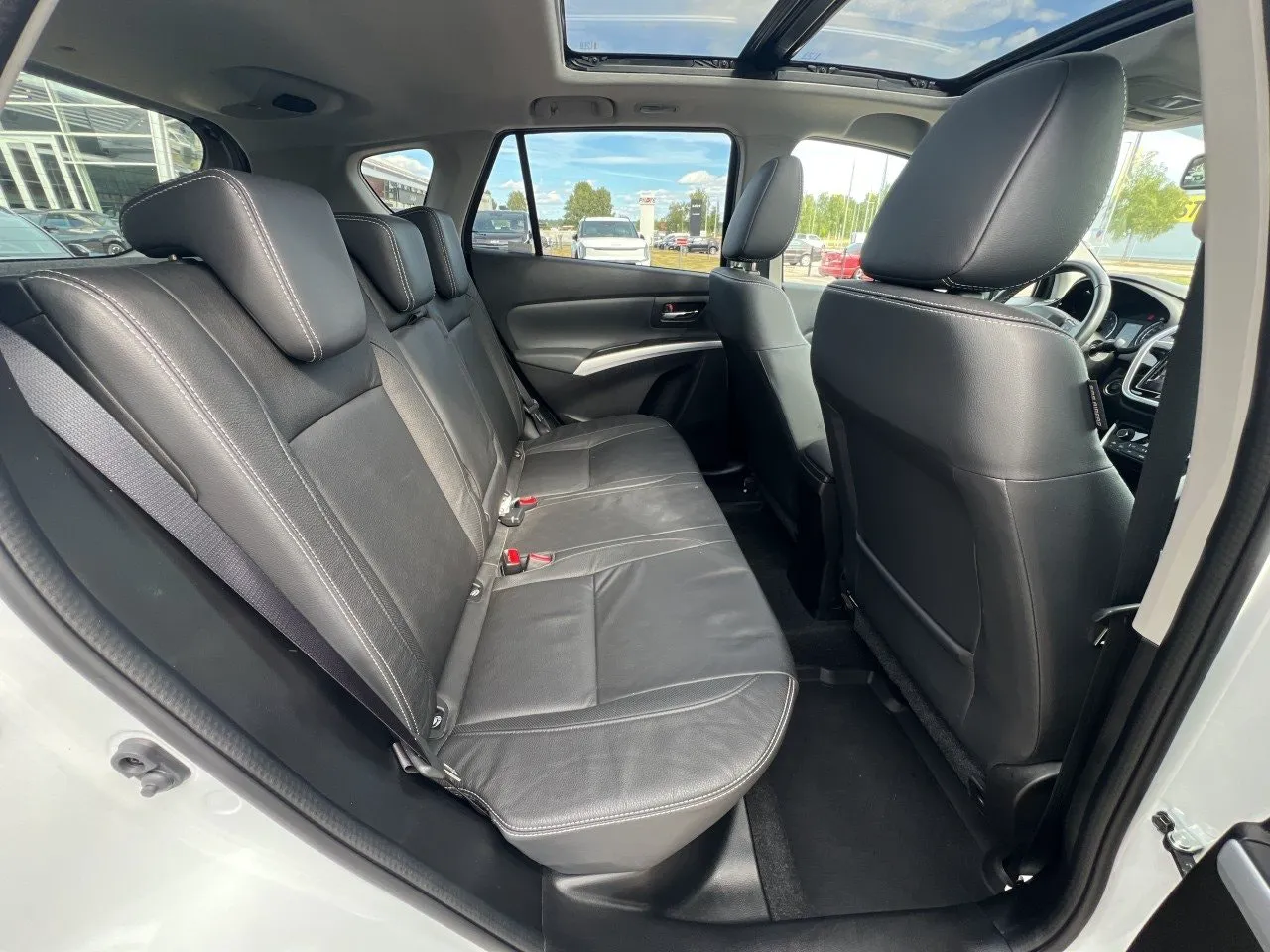 Vehicle image 14
