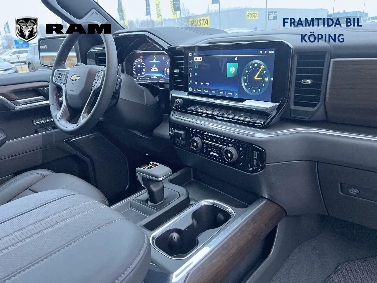 Vehicle image 16