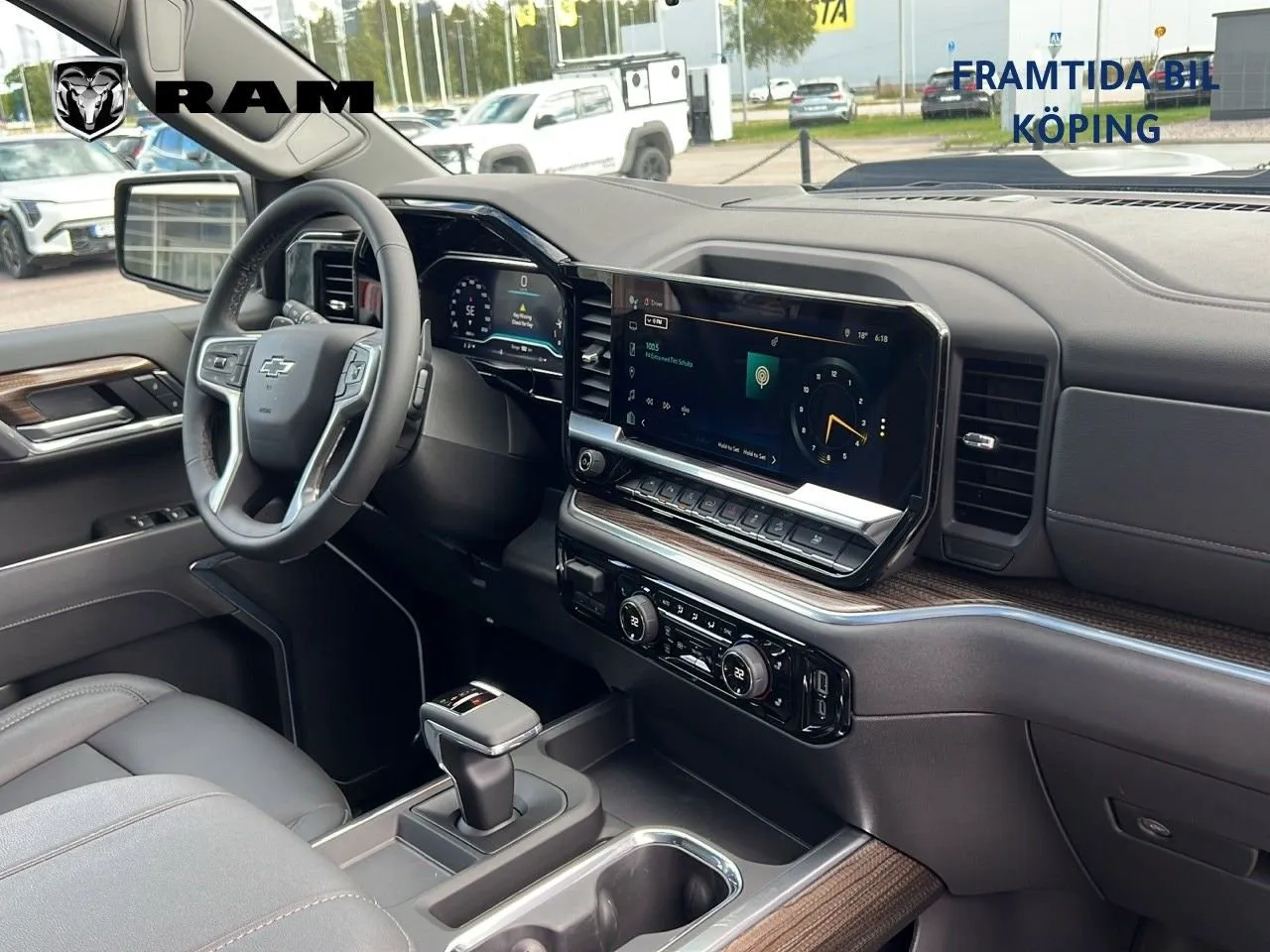 Vehicle image 18