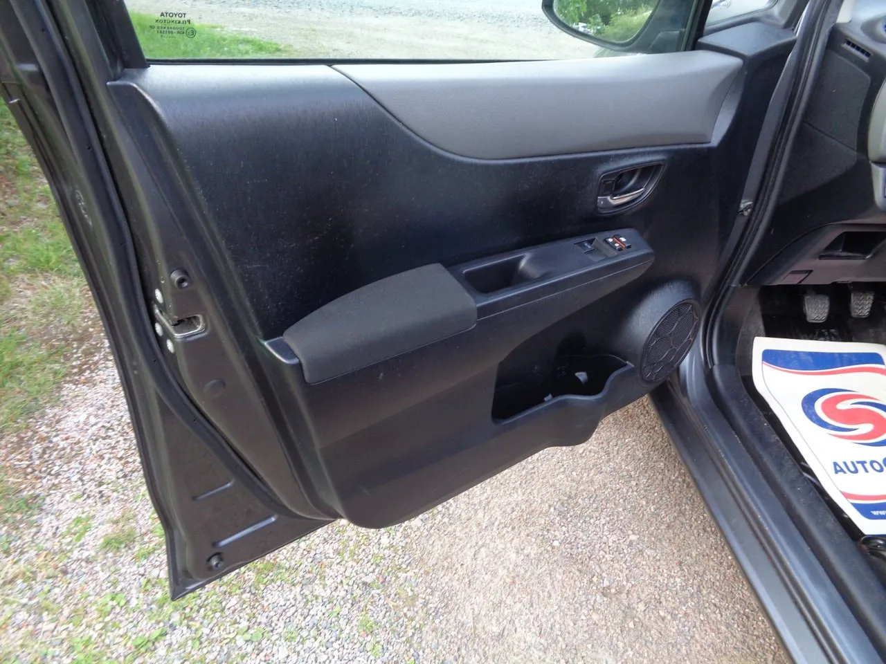 Vehicle image 23