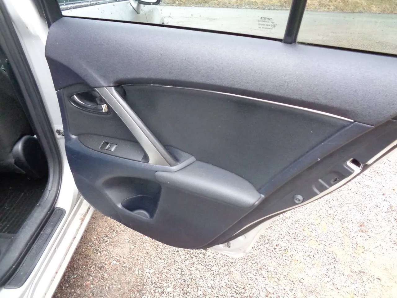 Vehicle image 32