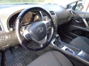 Toyota Avensis bild 3