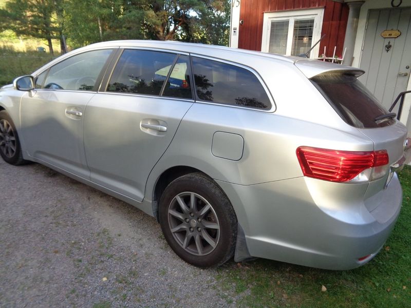 Toyota Avensis bild 24