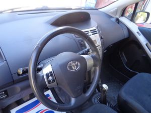 Toyota Yaris bild 10
