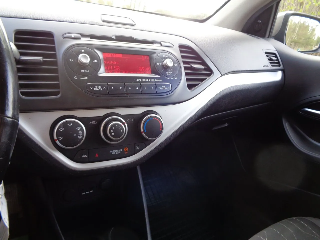 Vehicle image 21