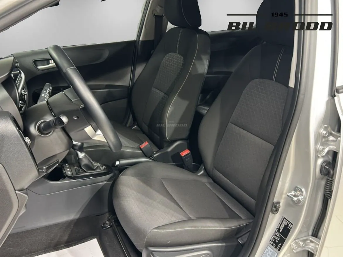 Vehicle image 7