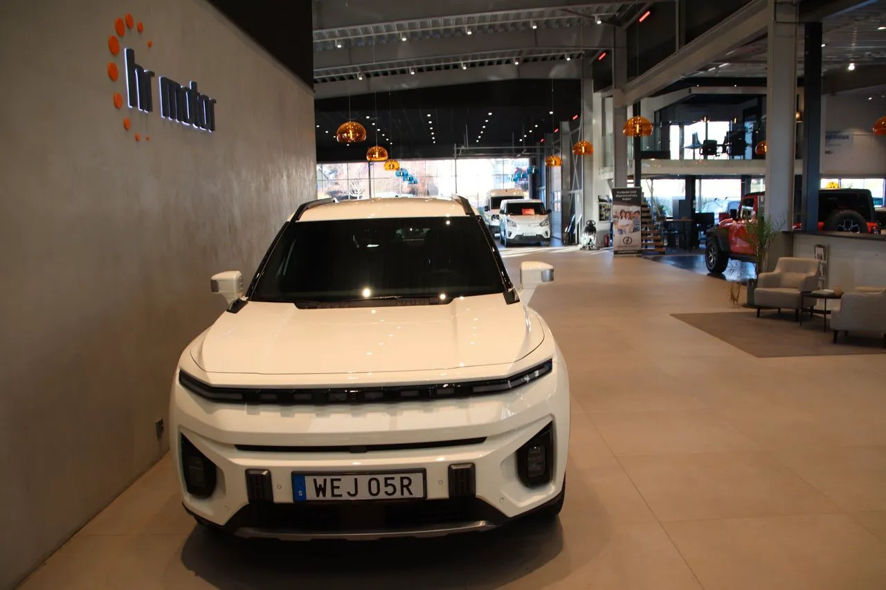 Vehicle image 1