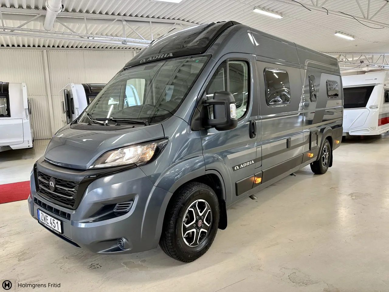 Vehicle image 6