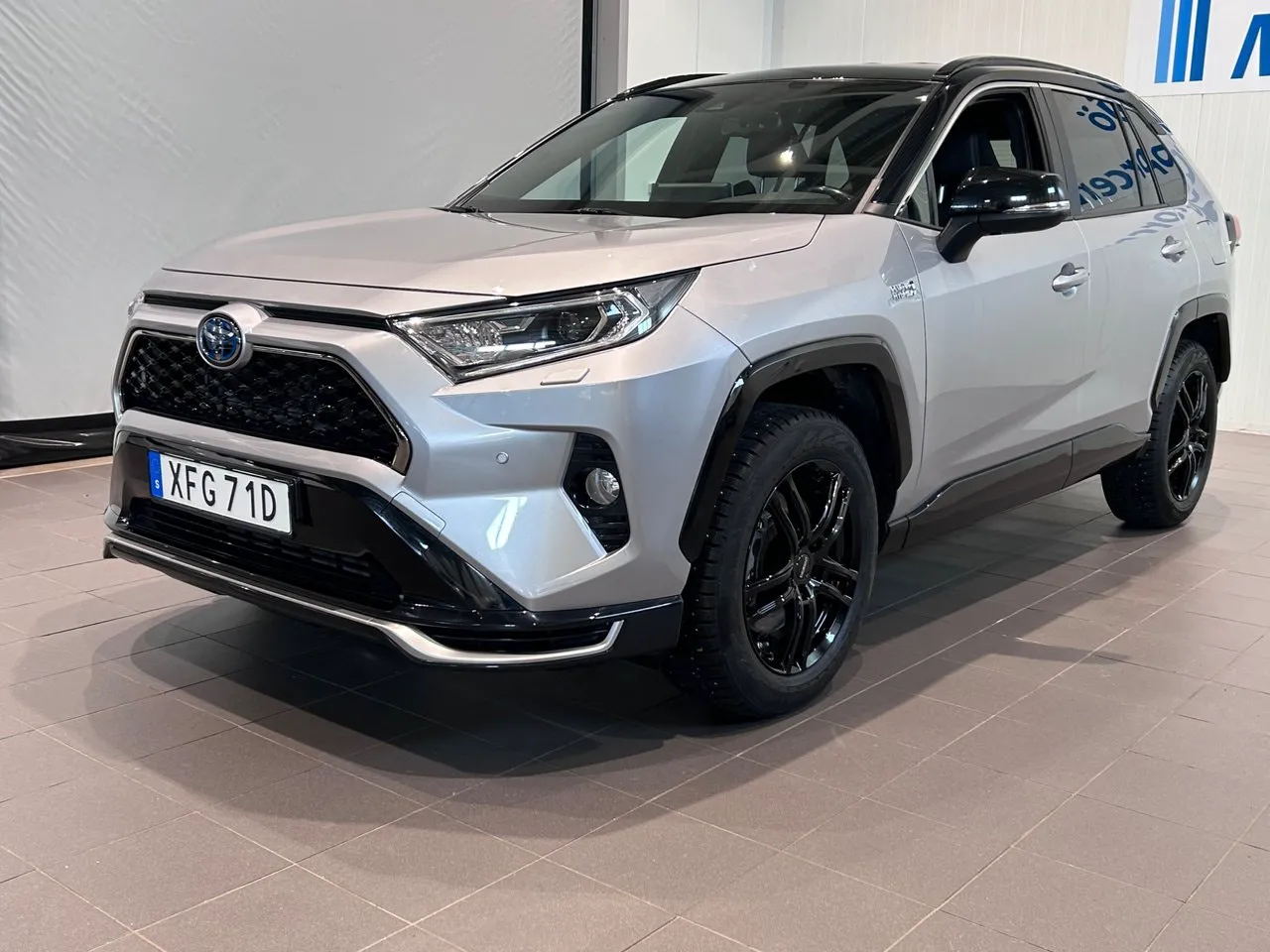 Vehicle image 2