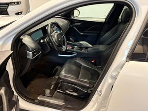Jaguar F-Pace bild 10