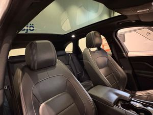 Jaguar F-Pace bild 20