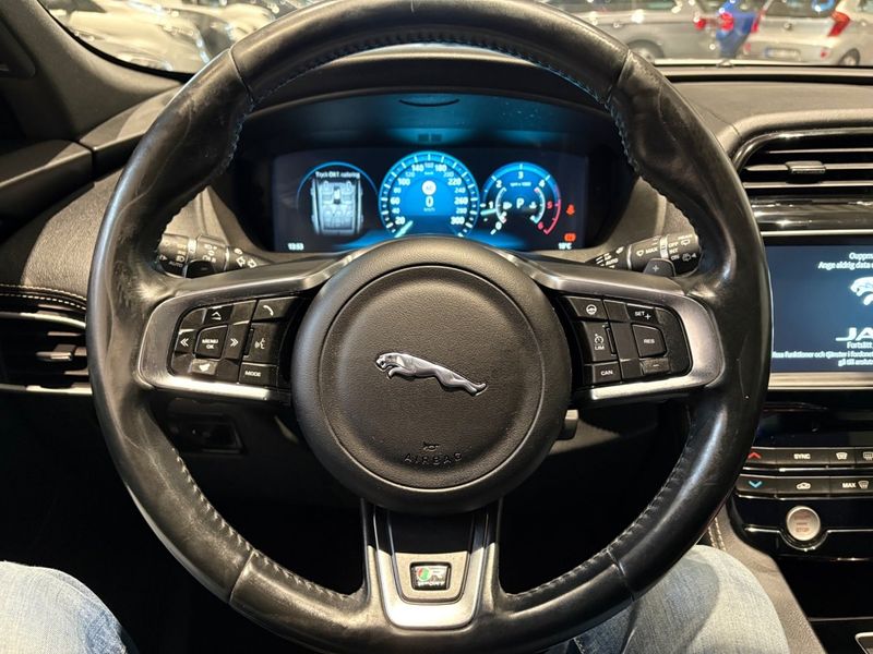 Jaguar F-Pace bild 15