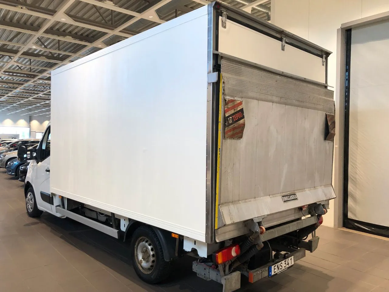Vehicle image 3