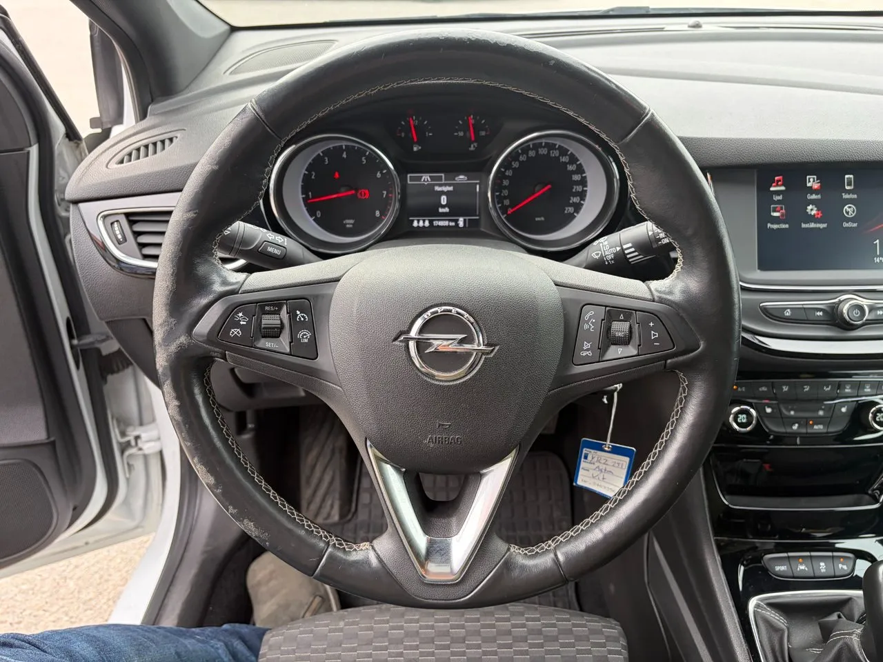Vehicle image 14
