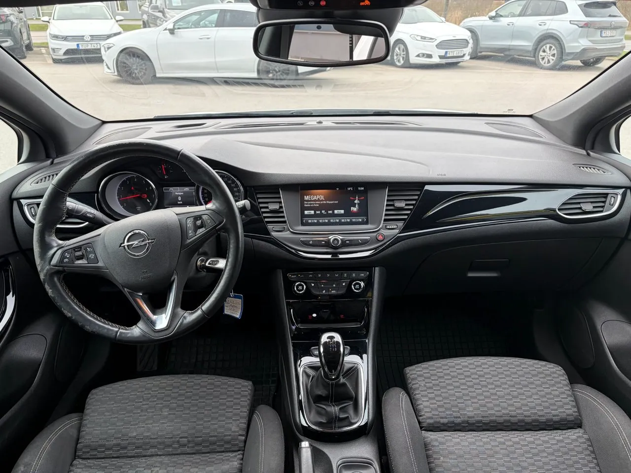 Vehicle image 6