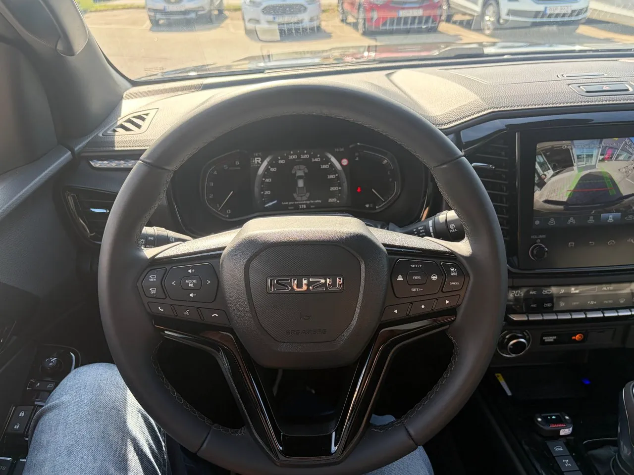 Vehicle image 14